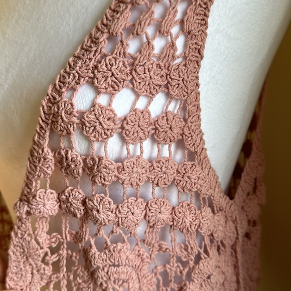 NWOT - Pink Crochet Vest - One Size Fits Most but would fit Small best - Picture 4 of 10